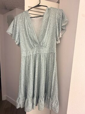 Trary Mint Green Floral V-Neck Ruffle Hem Mini Dress